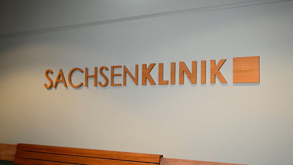 Serienfans aufgepasst: Die Sachsenklinik macht Pause. "In aller Freundschaft" wird im Dezember mehrfach ausfallen.