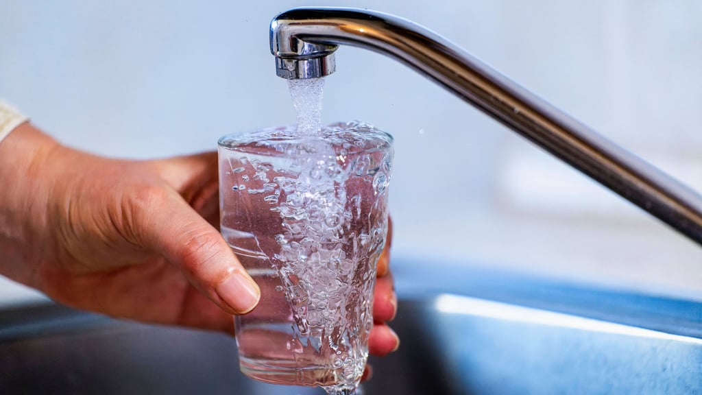In Roitzsch wird die neue Trinkwasserleitung eingebunden. Es kann deshalb zu Trübungen des Wassers kommen. 