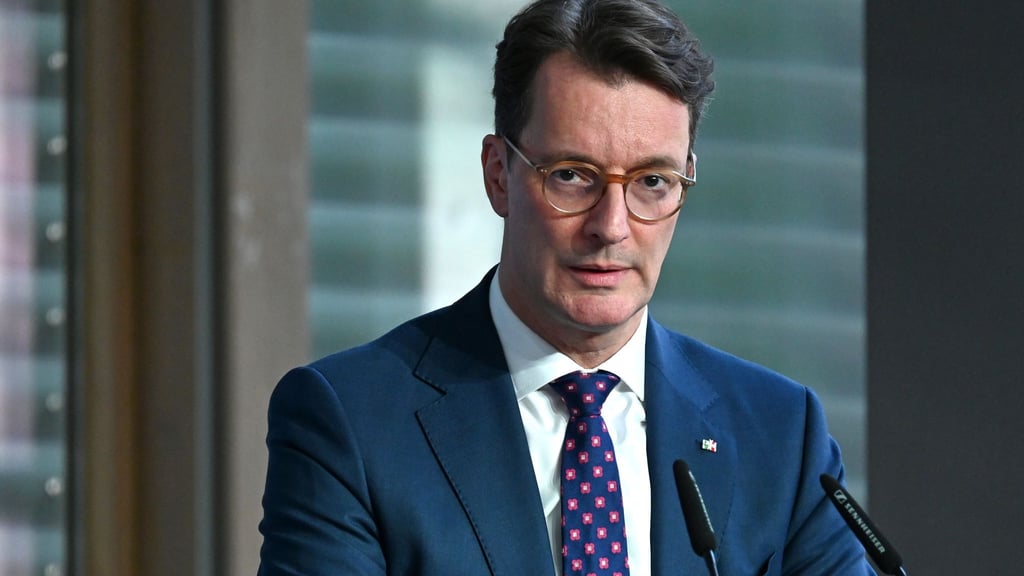 Hendrik Wüst hat über das angepasste Bewerbungskonzept informiert.