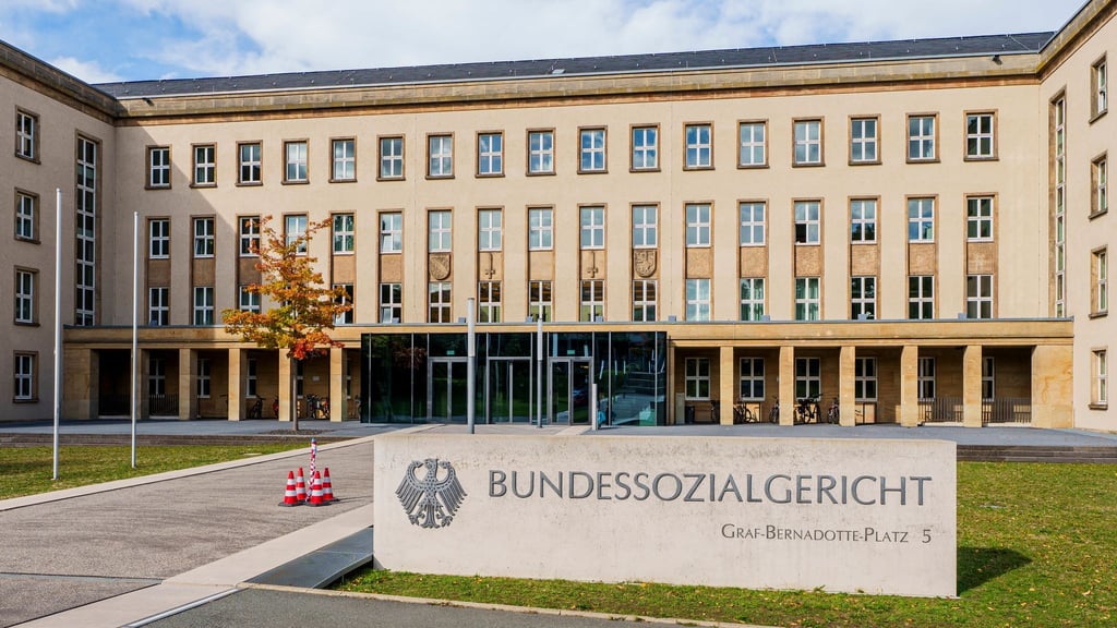 Das Bundessozialgericht prüft, ob das Arbeitslosengeld II im Jahr 2022 ein menschenwürdiges Existenzminimum sicherte. (Archivbild)