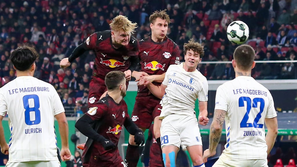 Augen zu und durch: RB Leipzig gegen den 1. FC Magdeburg.
