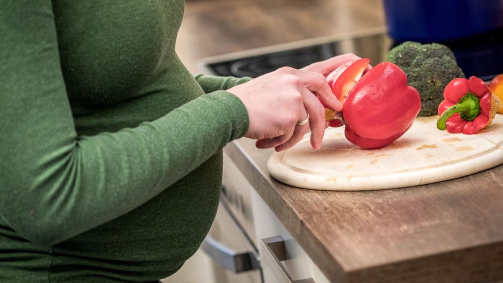 Bei der Erstellung von Ernährungsplänen für Schwangere schneiden KI-Assistenten nicht gut ab.