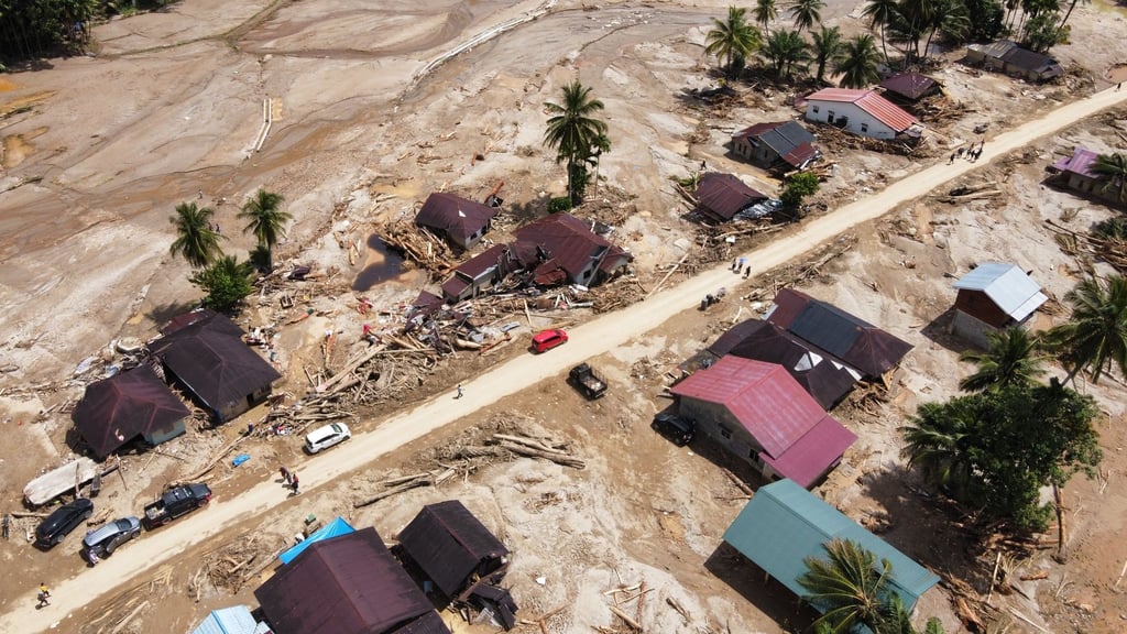 Viele Dörfer sind in den Schlammassen versunken.