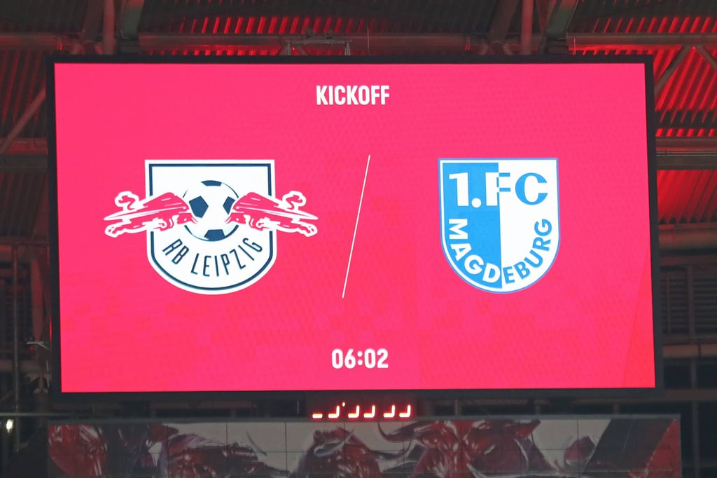 Das DFB-Pokal-Spiel zwischen RB Leipzig und dem 1. FC Magdeburg ist von einem Todesfall überschattet worden. 