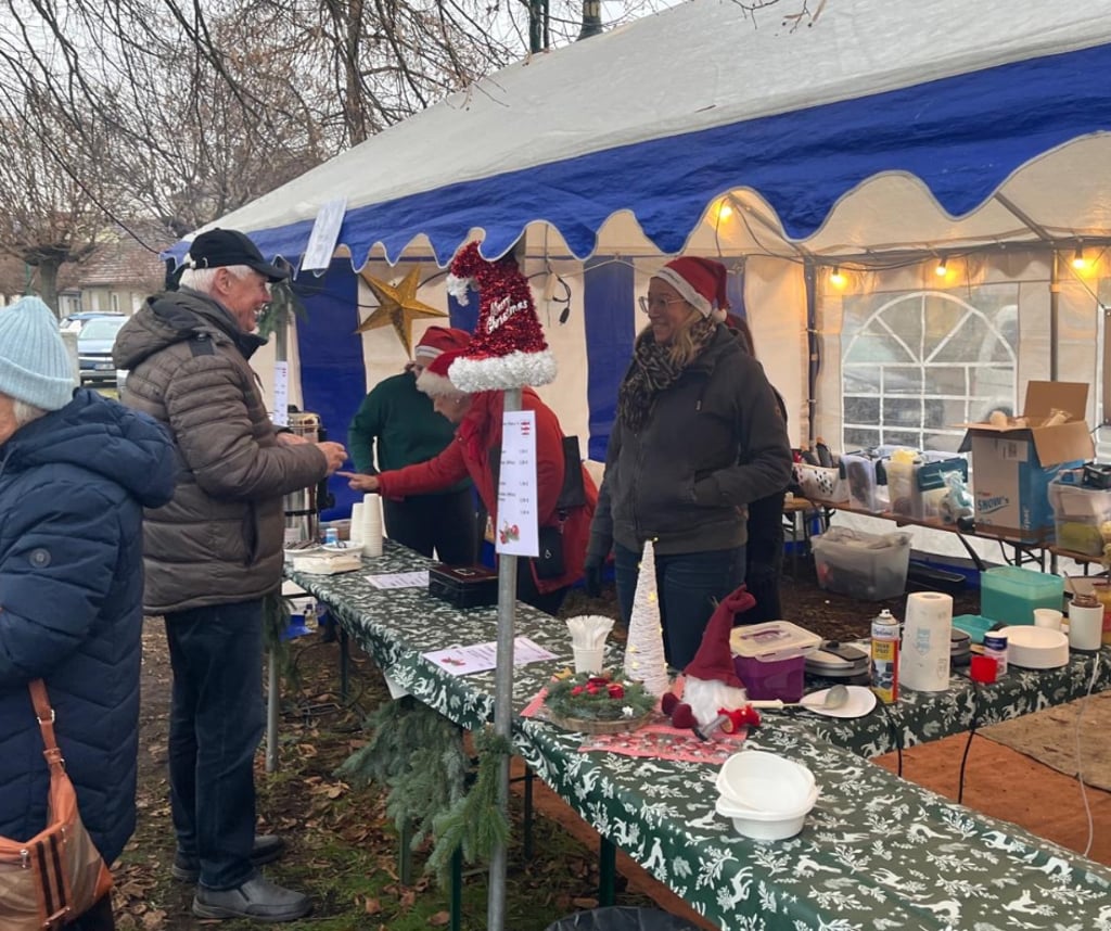 Neben kulinarischen Angeboten lockten vor allem Verkaufsstände zum Stöbern und Einkaufen ein.