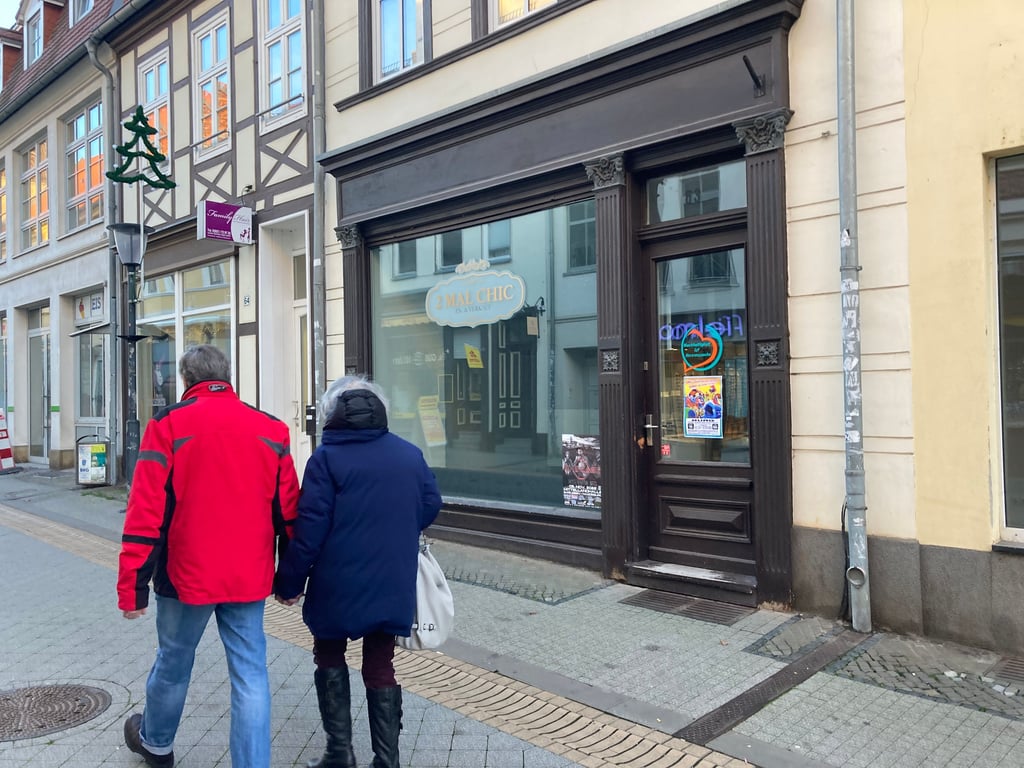 Eine Vielzahl an Ladenlokalen steht in der Burger Innenstadt derzeit leer.