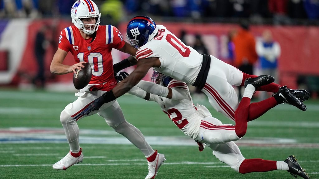 Quarterback Maye (links) und die Patriots waren nicht zu fassen für die Giants.