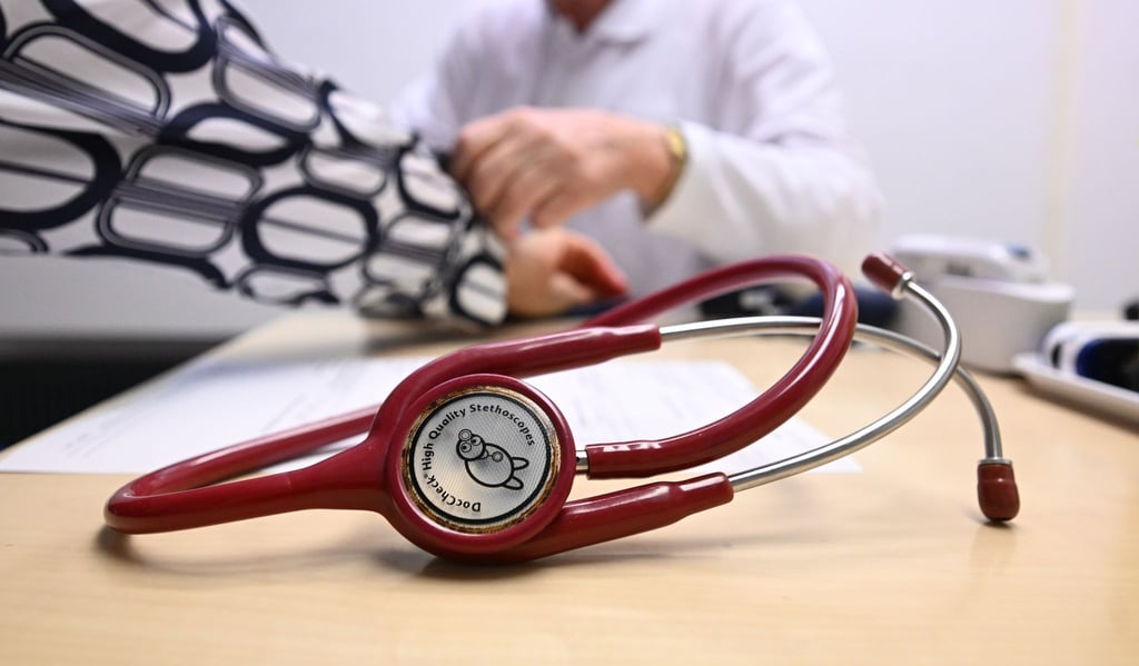 Das meiste Geld geben Krankenversicherungen in Sachsen-Anhalt für Medikamente, Zahnersatz oder orthopädische Hilfsmittel aus. (Symbolbild)