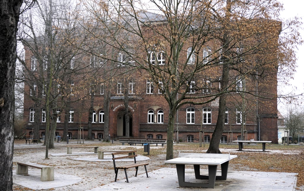 Die Schulhoftore im Haus 1 des Genthiner Bismarck-Gymnasium waren geöffnet, Unterricht soll aber nicht stattgefunden haben.