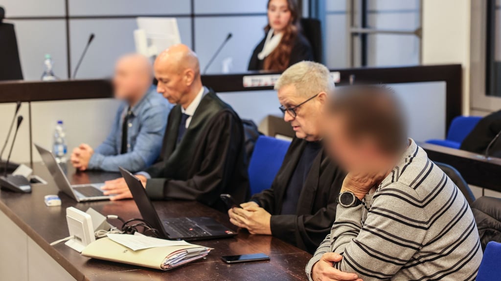 Anspannung kurz vor der Urteilsverkündung.