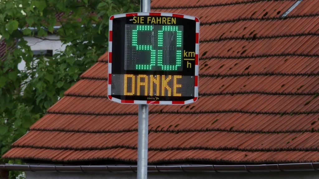 Geschwindigkeitstafeln gibt es in Quedlinburg bereits. Geht die Stadt für mehr Sicherheit im Straßenverkehr nun einen nächsten Schritt?