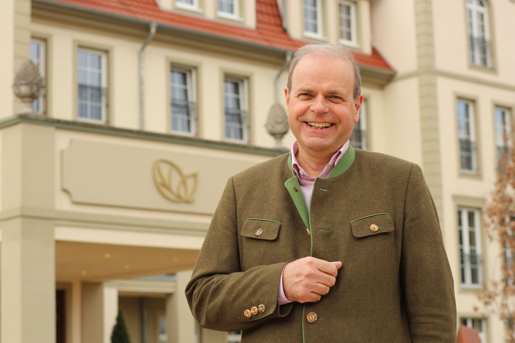 Clemens Ritter von Kempski führt zwei Hotels in Stolberg.