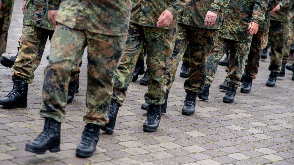 Schüler aus Salzwedel und Lüchow planen einen Streik gegen die drohende Wehrpflicht. Die Schulleitungen reagieren unterschiedlich auf die Proteste.&nbsp;