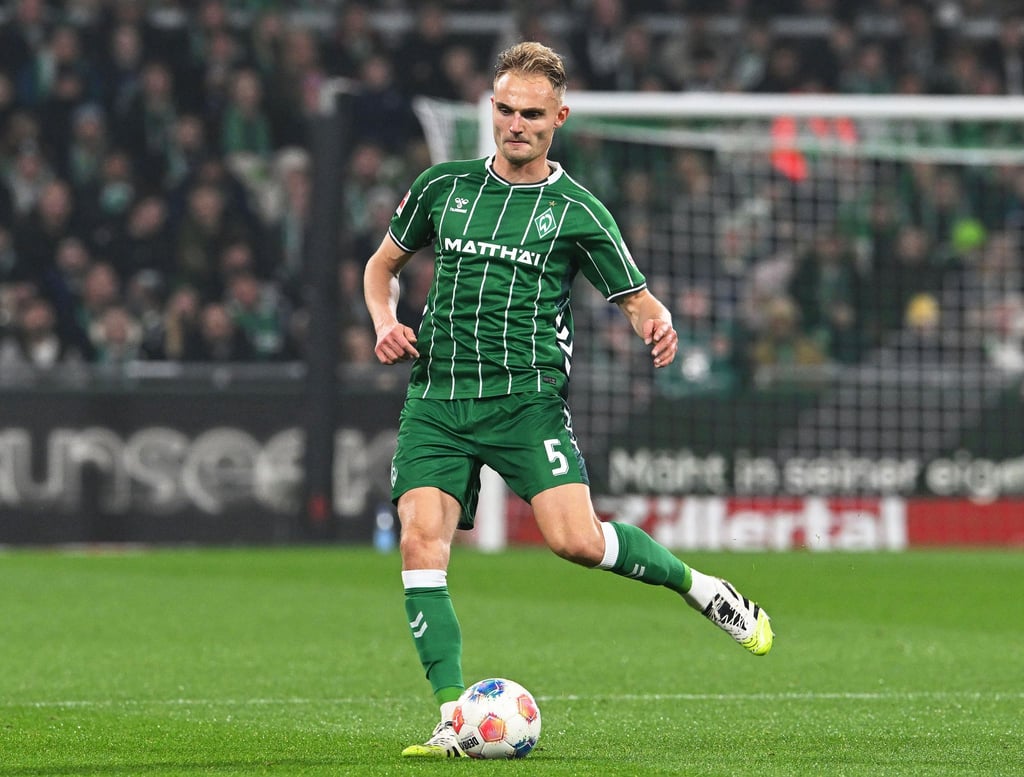 Amos Pieper will mit Werder Bremen den Derby-Sieg. (Archivfoto)