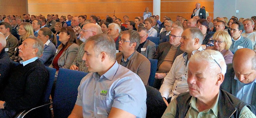 Mehr als 280 Landwirte tauschen sich beim Agrarkonvent des Ostdeutschen Sparkassenverbandes  im Kongresshotel in Potsdam aus. 