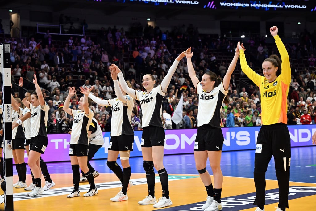 Die Handballerinnen haben bei der Heim-WM einen Erfolgslauf.
