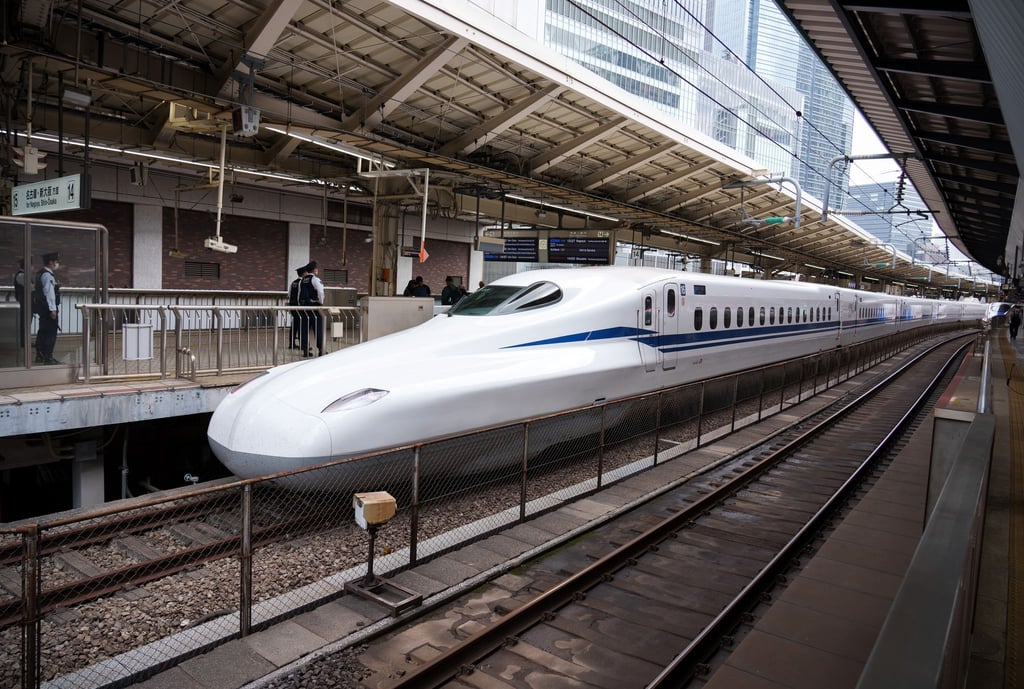 Japans Hochgeschwindigkeitszug Shinkansen ist berühmt für seine Pünktlichkeit. (Archivbild)