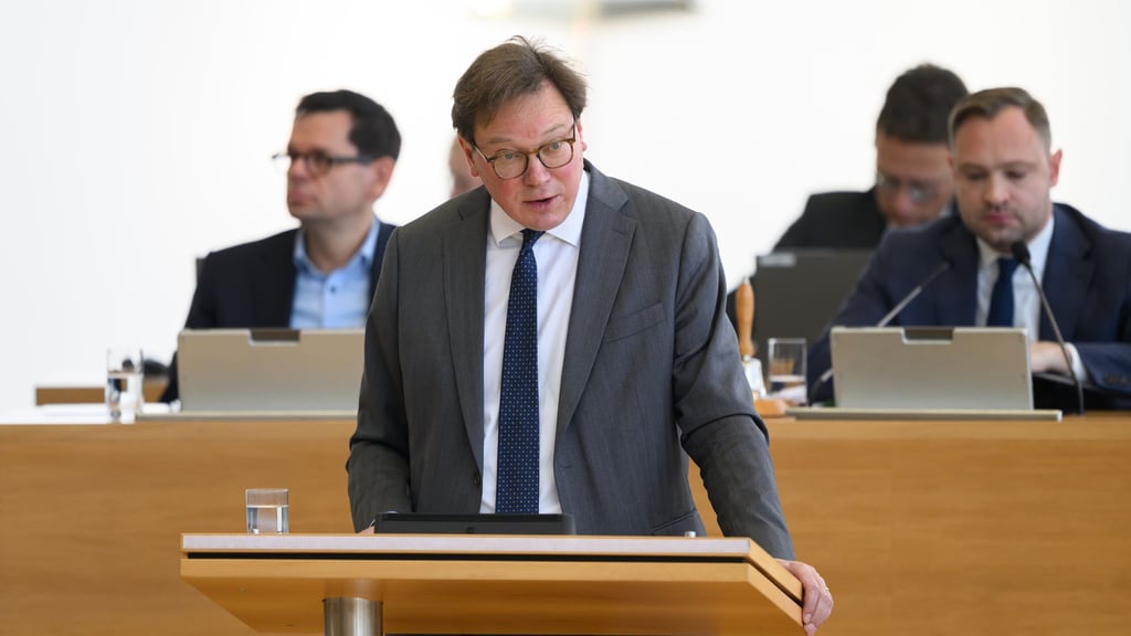 Sachsens Umweltminister Georg-Ludwig von Breitenbuch will die Wasserversorgung im Freistaat krisenfest machen.