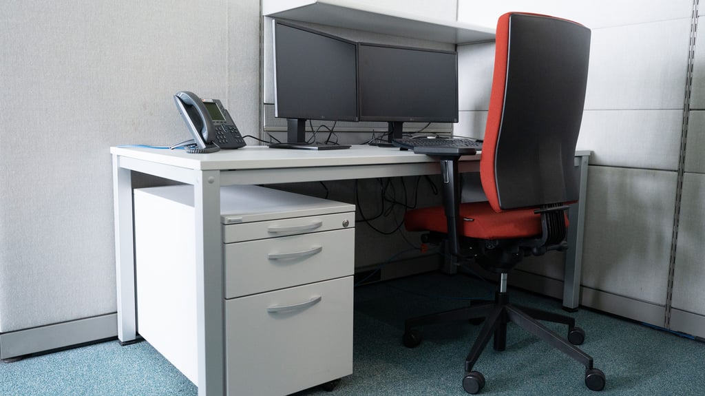 Im Jahr 2024 blieb der Bürostuhl jedes Mitarbeiters der Stadtverwaltung Merseburg im Schnitt 26 Tage unbesetzt.