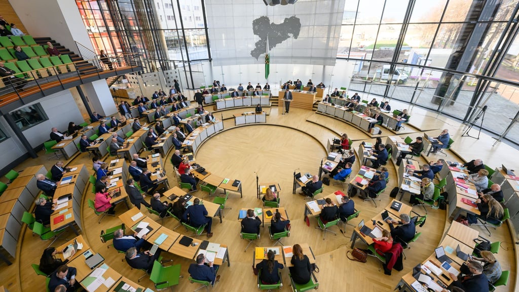 Sachsen will die Versorgung von Long-Covid-Patienten verbessern.