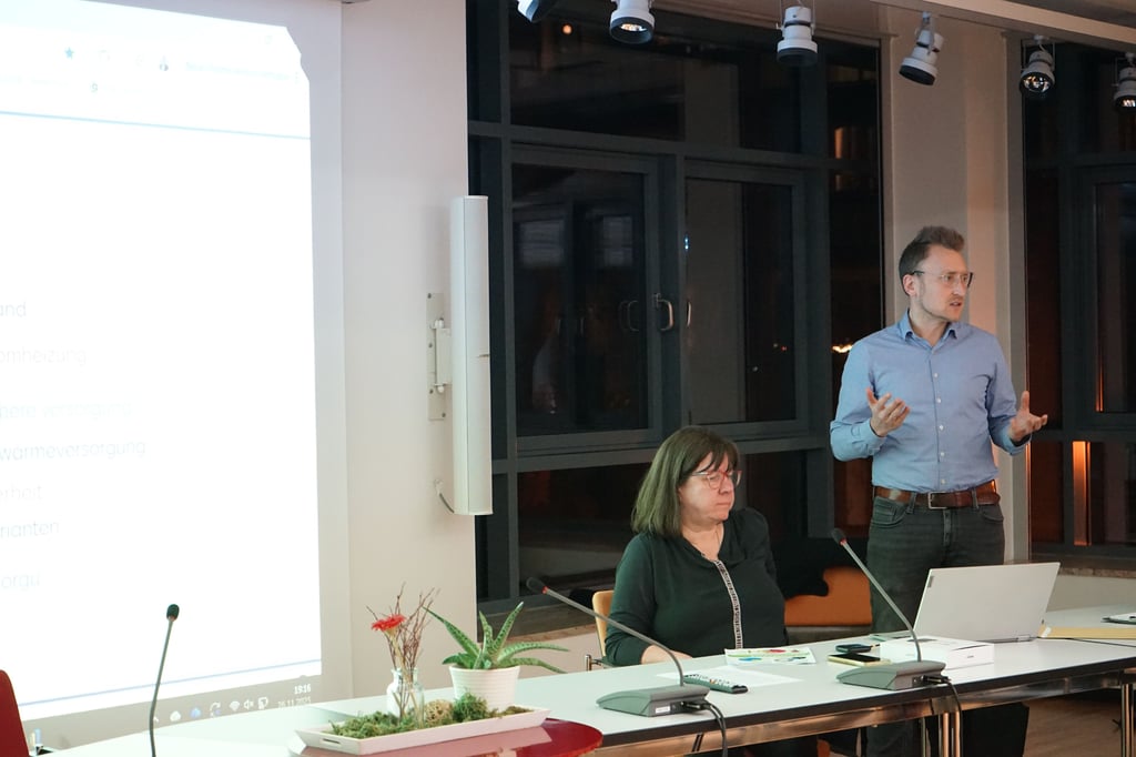 Jonas Robinheimer ist Geschäftsführer der Energieberatungsfirma ETA-E und erarbeitet für Wolmirstedt einen kommunalen Wärmeplan. Im Rathaus ist Anja Schmidt zuständig.