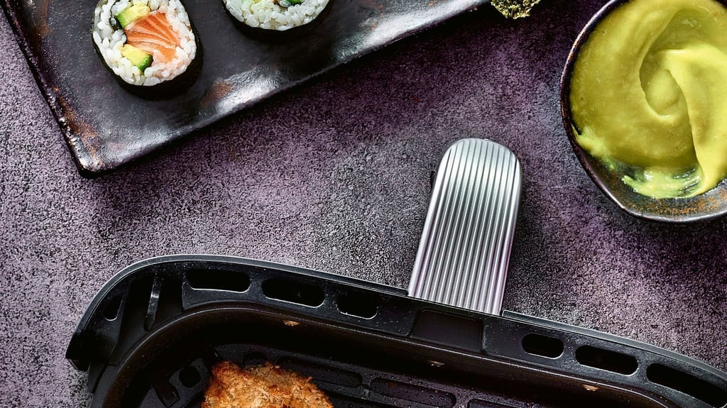 Ob gekauft oder selbstgerollt: Wer Sushi in Tempurateig taucht und im Airfryer ausgebacken lässt, hat im Handumdrehen leckere Knusper-Häppchen.