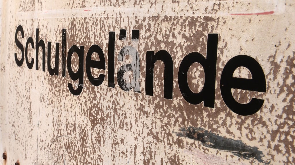 Im laufenden Jahr wurden an Thüringer Schulen bereits knapp 400 Vorfälle mit schulfremden Personen gemeldet. (Symbolbild)