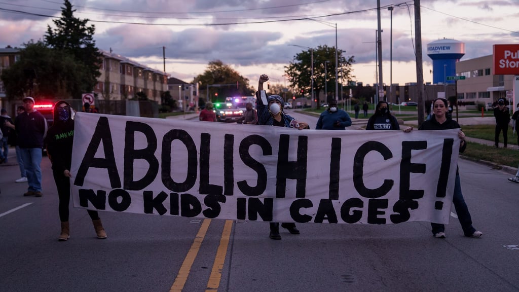 Einsätze gegen Migranten unter Trump haben bereits in mehreren US-Städten für Proteste gesorgt - etwa in und um Chicago. (Archivbild)