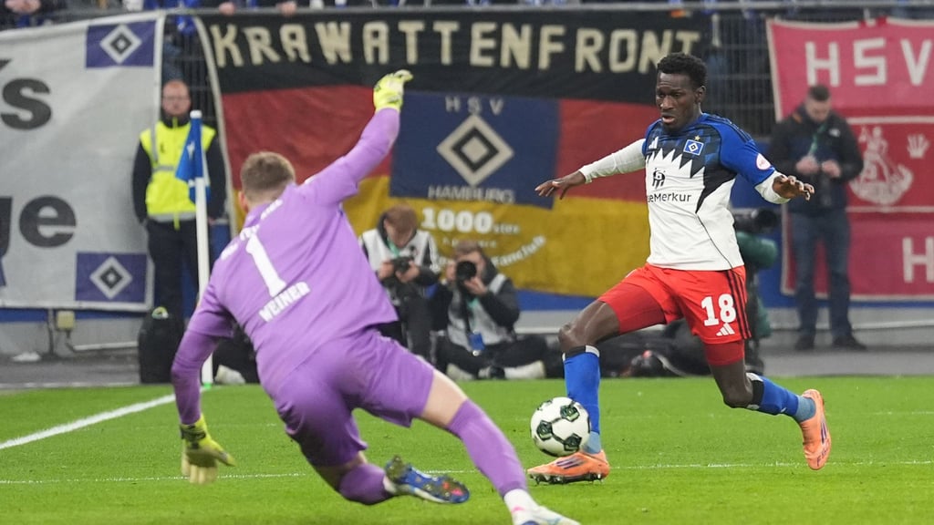 Das späte 1:0 im Pokal gegen Kiel: Bakery Jatta trifft gegen Kiel.
