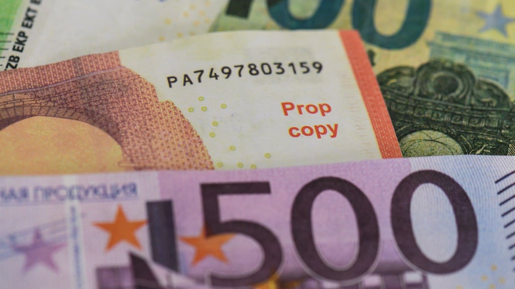 Ermittler gingen bei einem internationalen Einsatz gegen eine mutmaßliche Betrügerbande vor (Symbolbild)