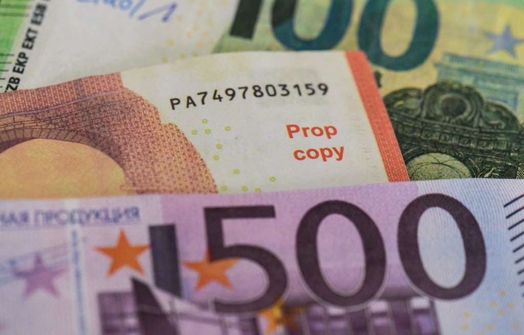 Ermittler gingen bei einem internationalen Einsatz gegen eine mutmaßliche Betrügerbande vor (Symbolbild)