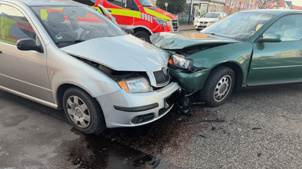 Bei dem Unfall in der Rottmeisterstraße wurden zwei Senioren verletzt.