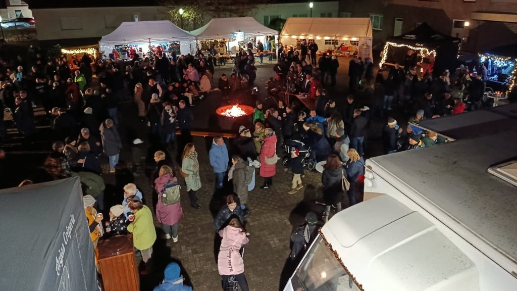 Viele Besucher füllten das erste Weihnachtstannenfest in Gerwisch. 