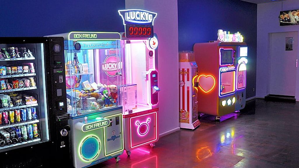 Im neuen 24-Stunden-Kiosk in Stendal gibt es unter anderem  Zuckerwatte aus dem Automaten. 