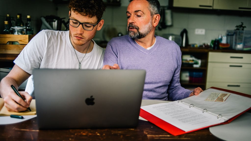 Notfallordner erstellt? Dann sollte Ihre Vertrauensperson auch wissen, wo dieser zu finden ist.