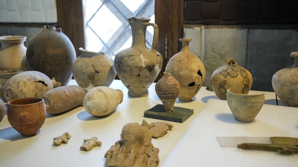 Im Krieg in Syrien wurden zahlreiche Artefakte, historische Fundstücke und Exponate in privaten Verstecken aufbewahrt. Nun kehren sie zurück ins Museum.