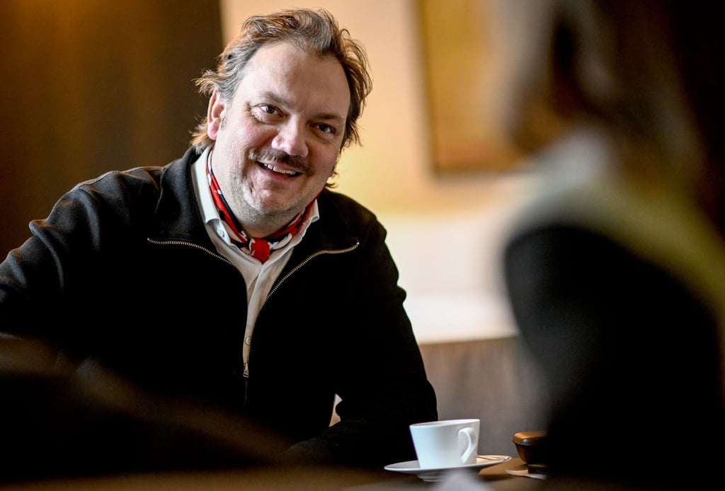 Charly Hübner ist in dem neuen Film „Der Held vom Bahnhof Friedrichstraße“ von Wolfgang Becker zu sehen.