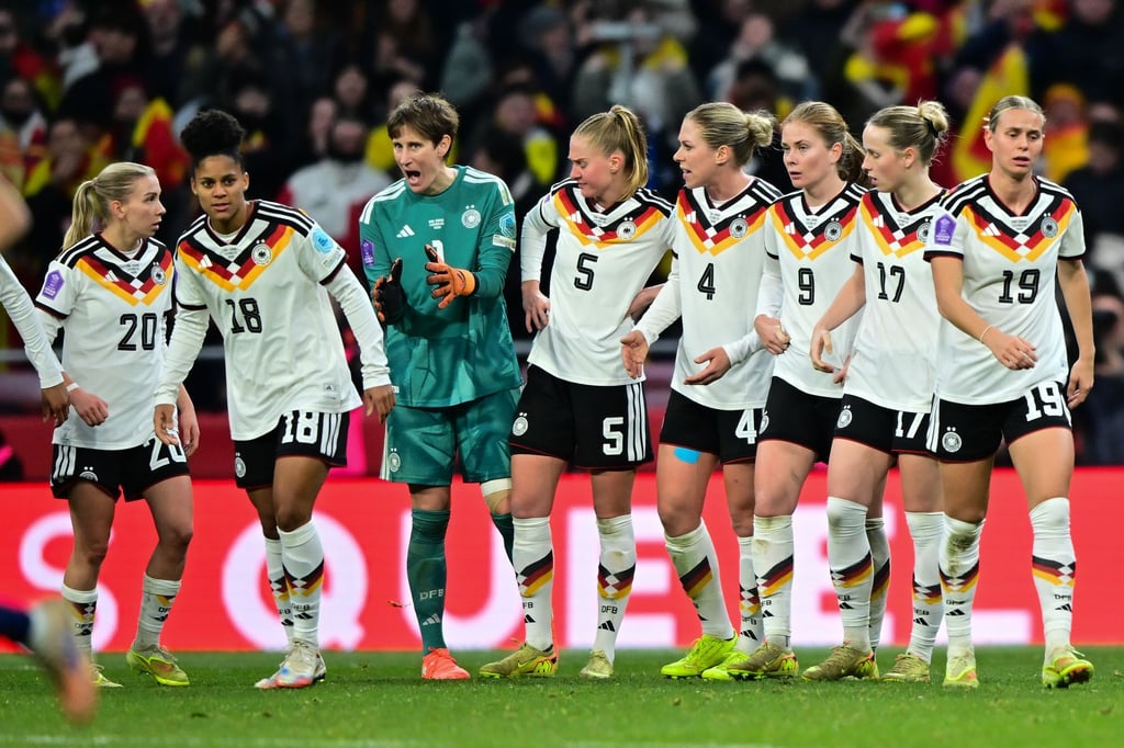 Nationaltorhüterin Ann-Katrin Berger kassierte am Dienstagabend drei Gegentore.