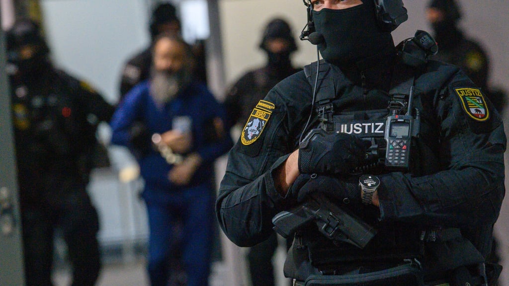 Aussagen von Betroffenen und Helfern stehen derzeit im Mittelpunkt des Prozesses gegen den Todesfahrer vom Magdeburger Weihnachtsmarkt. (Archivbild)