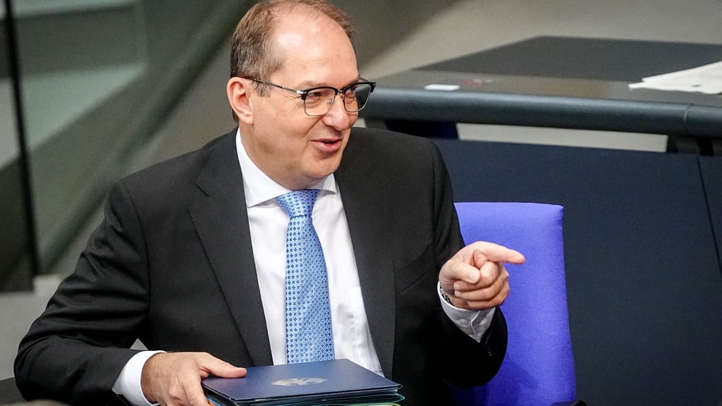 Kurz vor der parlamentarischen Sommerpause war der Gesetzentwurf zu sicheren Herkunftsländern und Rechtsschutz bei Abschiebehaft und Ausreisegewahrsam in erster Lesung beraten worden. (Archivfoto)