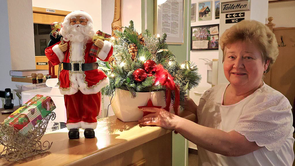 Karin Peetz führt seit über 30 Jahren das „Bergschlösschen“  in Jessen. Für die Advents- und Weihnachtszeit haben sich viele Gäste angemeldet.