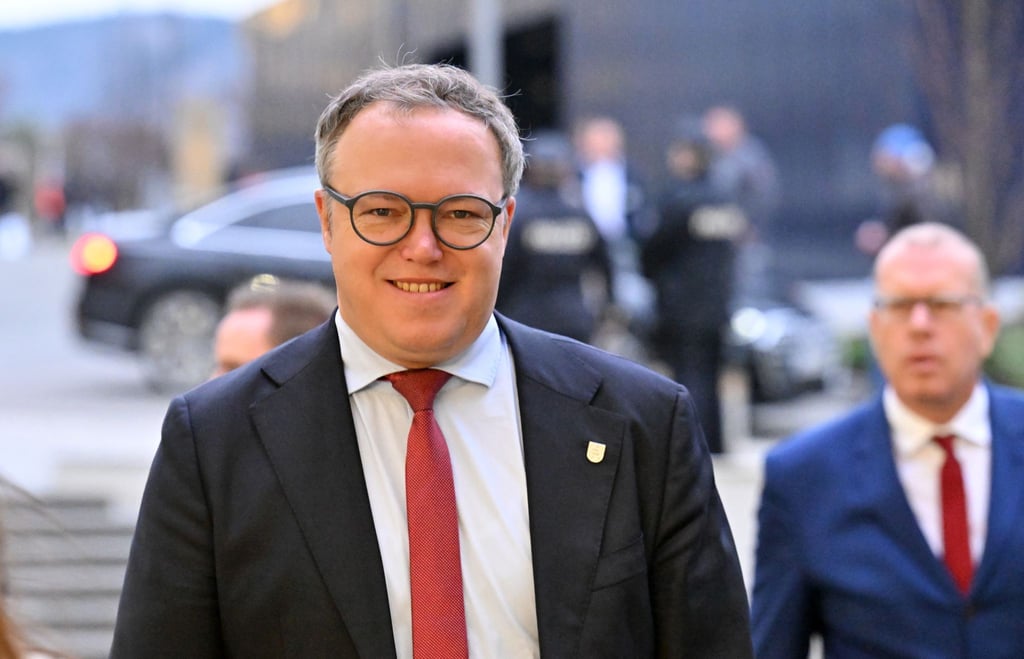 Thüringens Ministerpräsident Mario Voigt (CDU) verteidigt die Kritik von Innenminister Georg Maier (SPD) an Anfragen der AfD-Fraktion nach genauen Transportwegen militärischer Güter. (Archivbild)