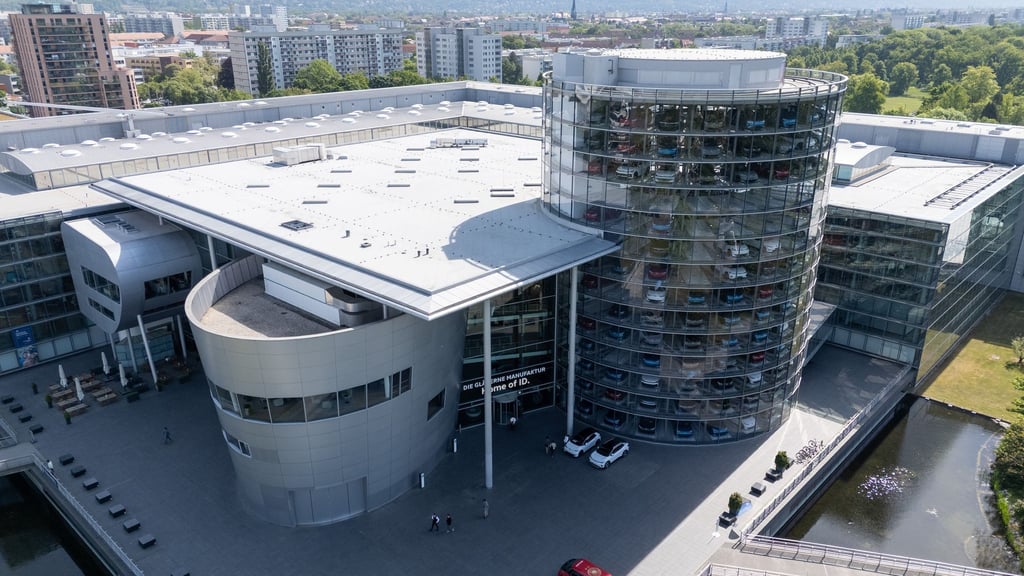 In Zukunft soll die Gläserne Manufaktur von Volkswagen Innovationsstandort sein. (Archivbild)