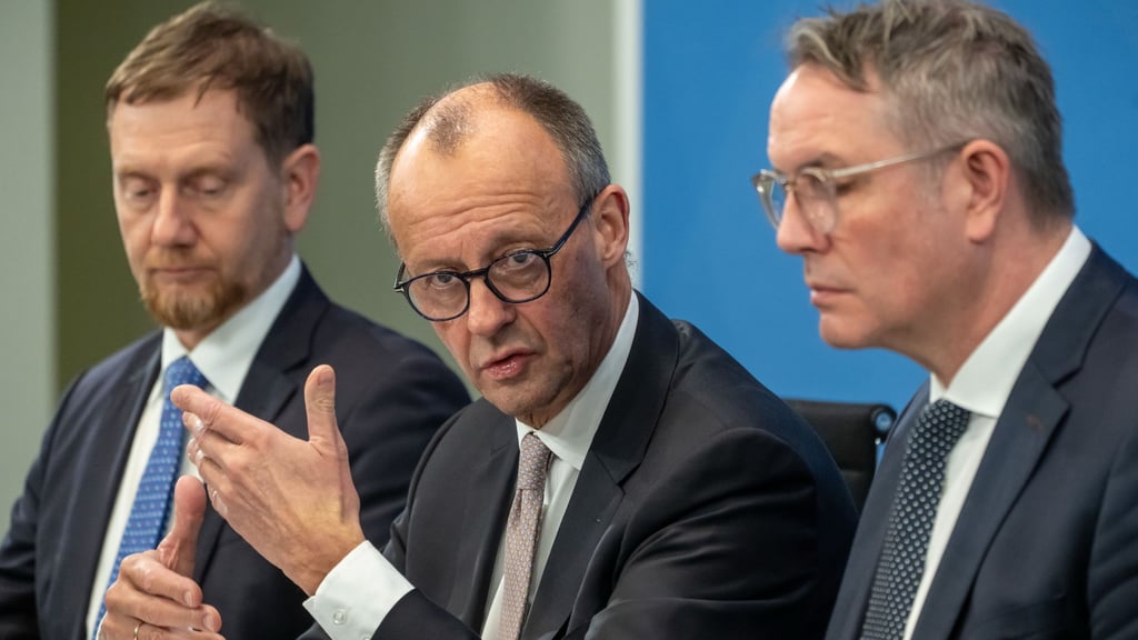 Einig beim einen Thema, zerstritten beim zweiten: Merz und die Ministerpräsidenten.