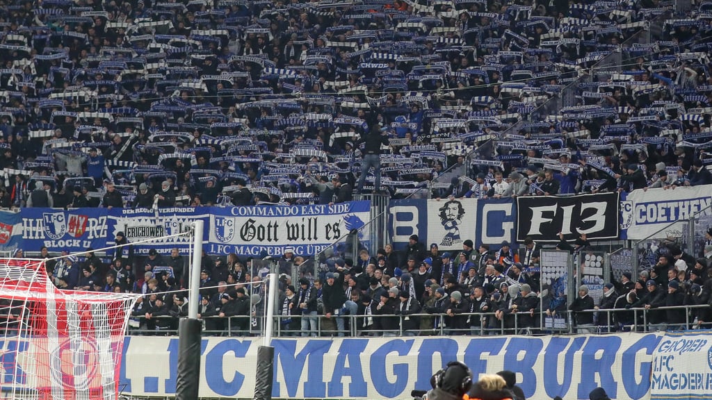 Der Gästeblock des 1. FC Magdeburg beim DFB-Pokalspiel bei RB Leipzig am Dienstag. Hier kam es nach Spielende zu Randalen und einem Polizeieinsatz.