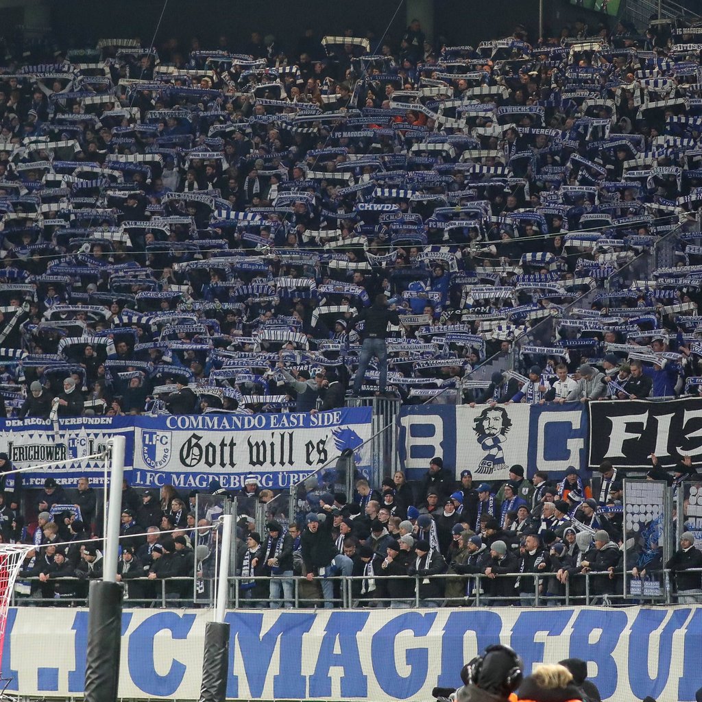 Der Gästeblock des 1. FC Magdeburg beim DFB-Pokalspiel bei RB Leipzig am Dienstag. Hier kam es nach Spielende zu Randalen und einem Polizeieinsatz.