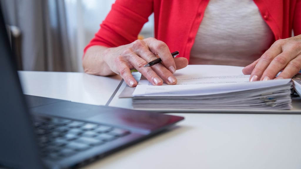 Unterlagen checken lohnt sich: Riester-Zulagen müssen meist aktiv beantragt werden.