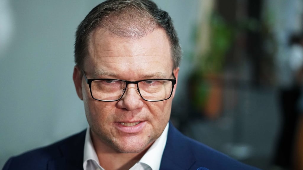 Umweltminister Carsten Schneider hatte mehrfach angekündigt, das Klimaschutzprogramm zum Jahresende präsentieren zu wollen. (Archivbild)