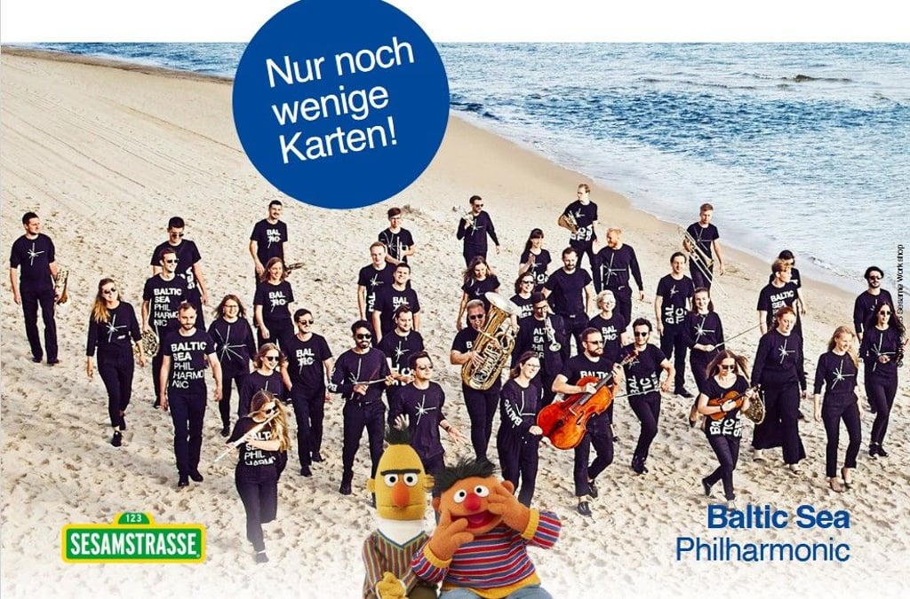 Ernie und Bert üben sich in klassischer Musik.