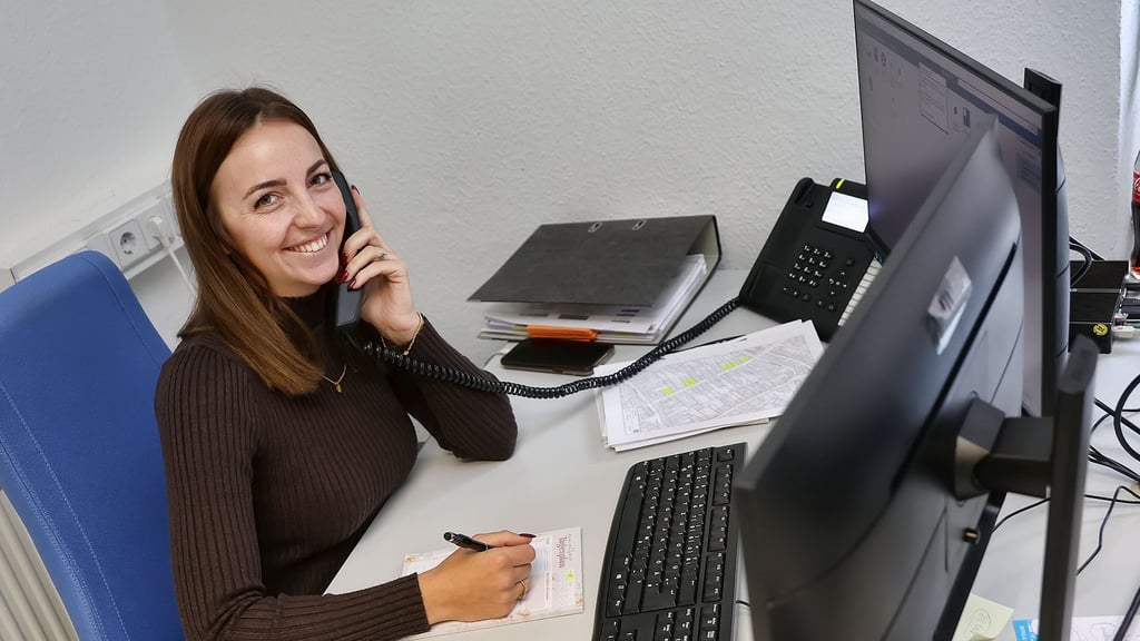 Lea Eßrich ist die neue Citymanagerin der Berg- und Rosenstadt. Sie wird aber nicht nur an ihrem Schreibtisch zu finden sein. 